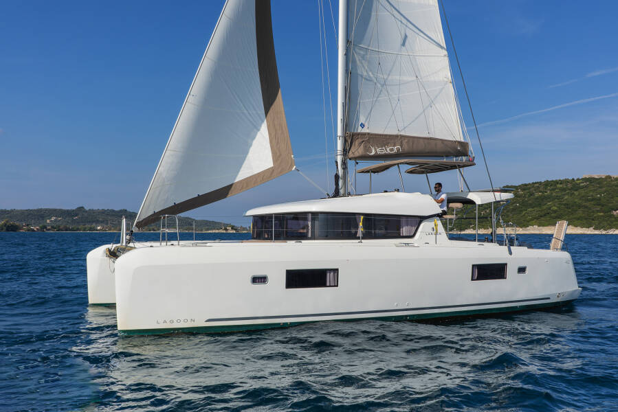 Lagoon 42 Pulsar