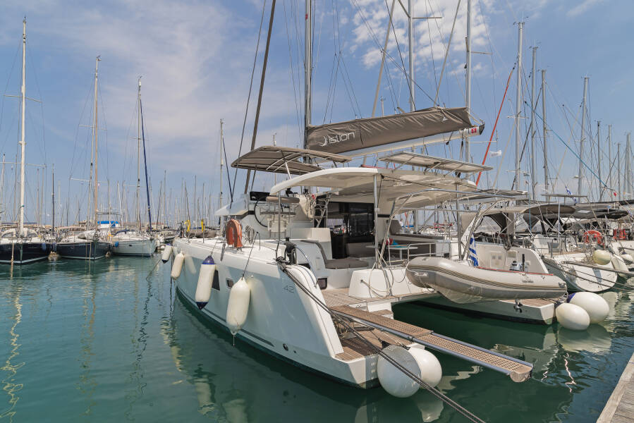 Lagoon 42 Pulsar