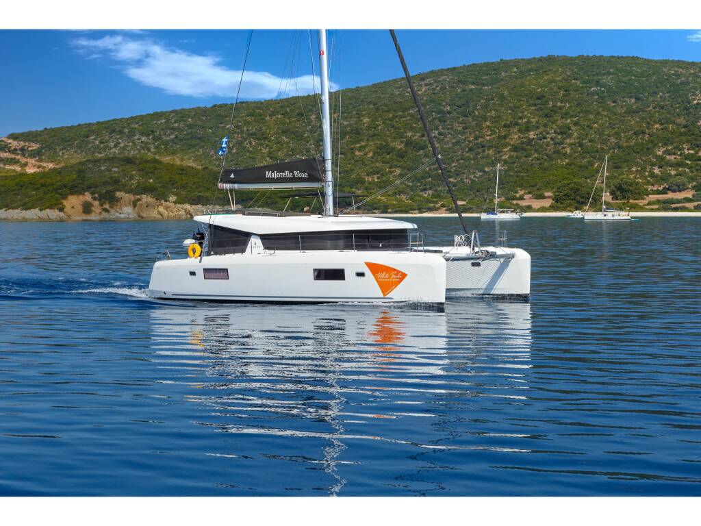 Lagoon 42 • Majorelle Blue | A/C generator watermaker