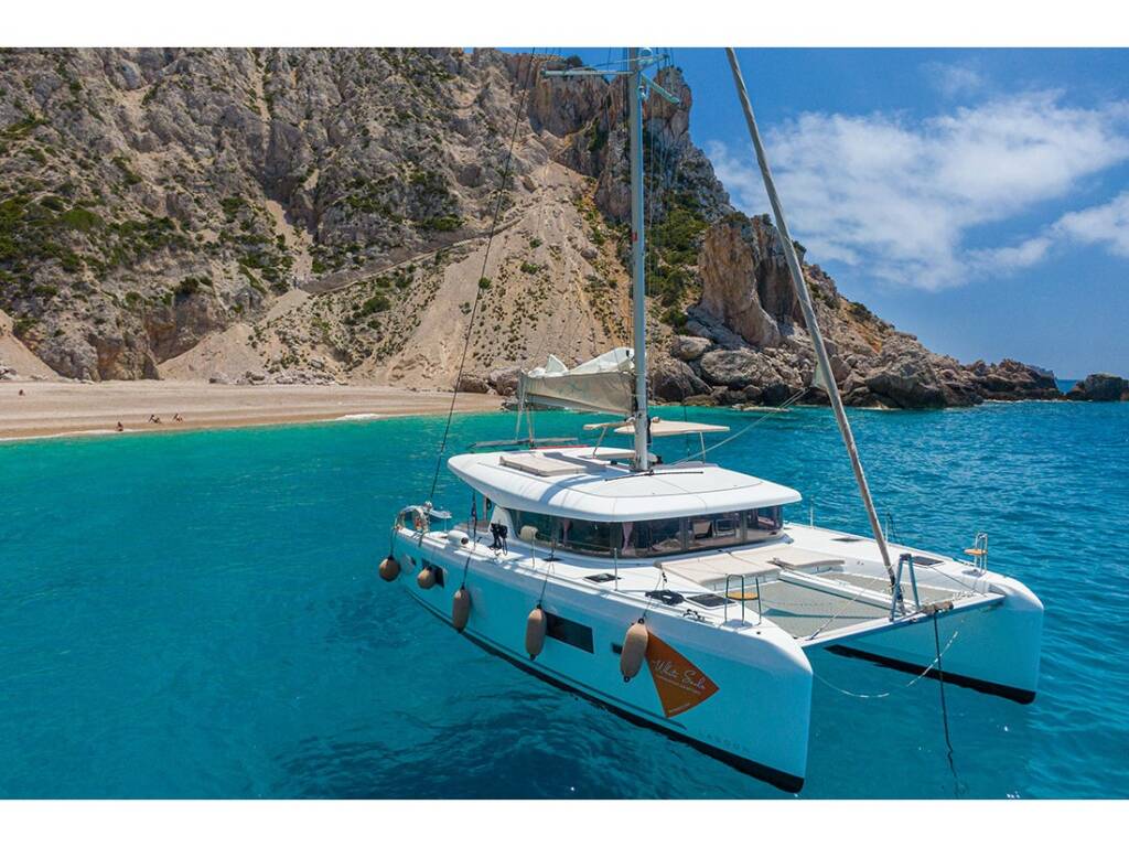Lagoon 42 Catalina | A/C generator watermaker