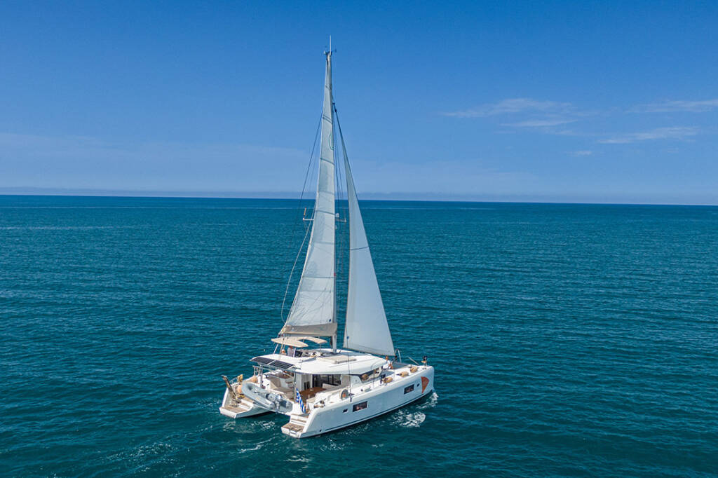 Lagoon 42 Catalina | A/C generator watermaker