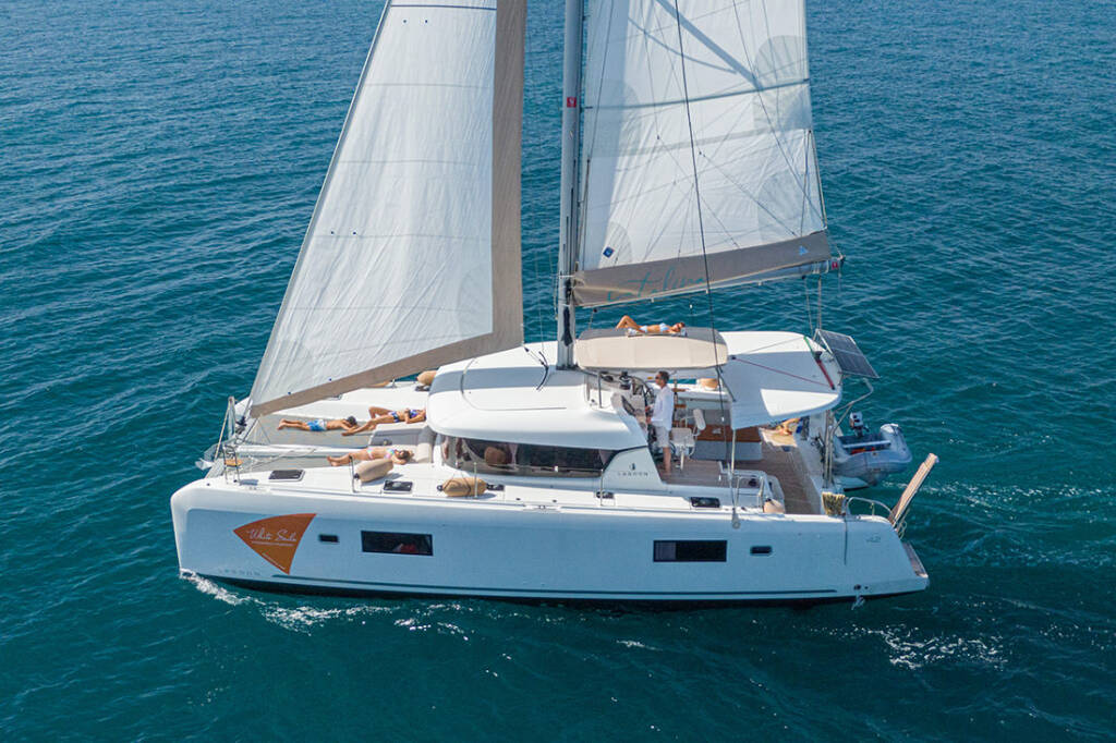 Lagoon 42 Catalina | A/C generator watermaker