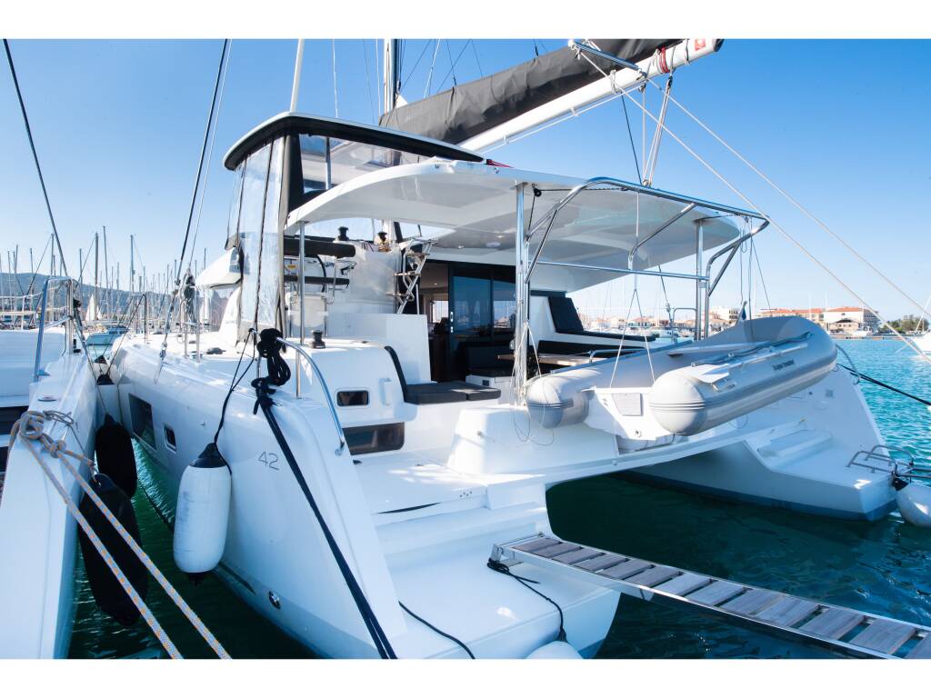 Lagoon 42 Emma (Pax 12)