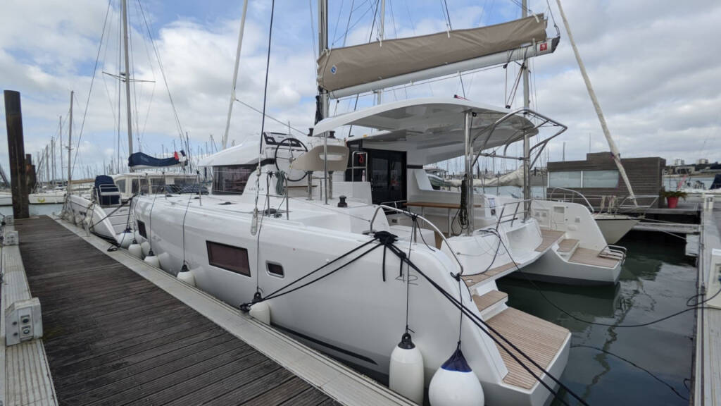 Lagoon 42  RIA III (AC, Gen, w.maker)