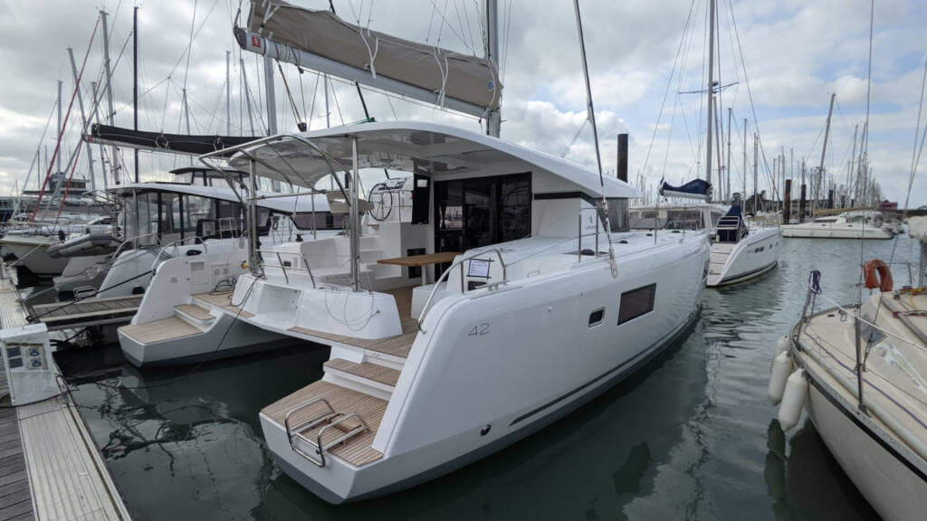 Lagoon 42  RIA III (AC, Gen, w.maker)