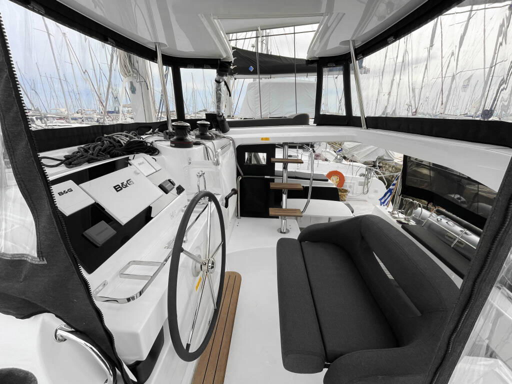 Lagoon 42 Nami 