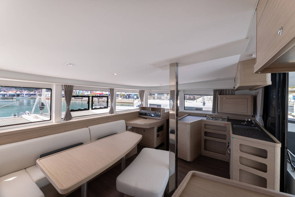 Lagoon 42 AVENTUS