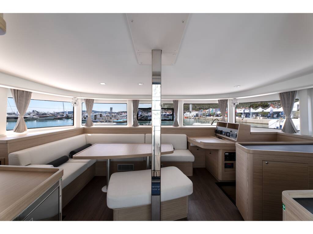 Lagoon 42 AVENTUS