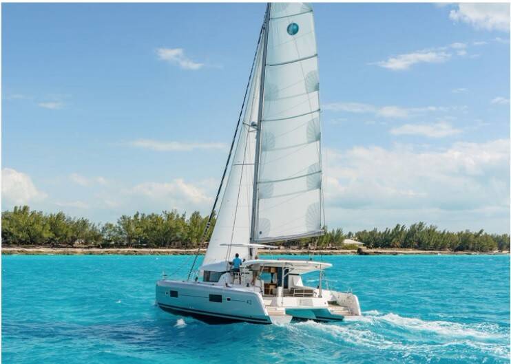 Lagoon 42 • PERIWINKLE