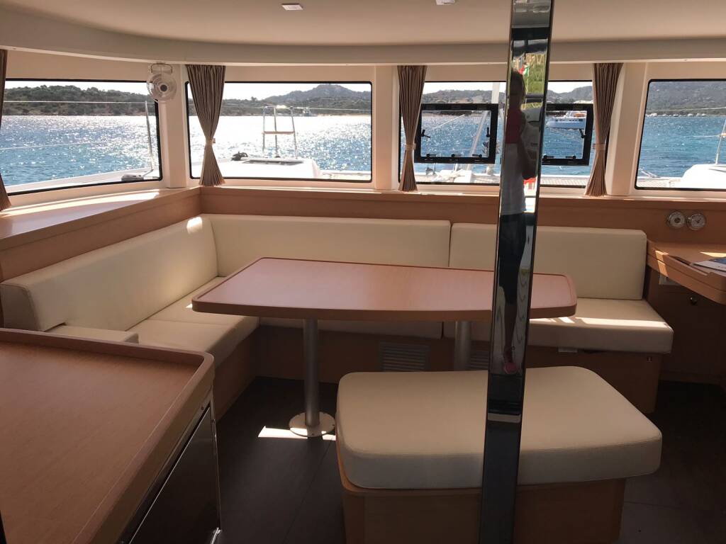 Lagoon 42 Benetnash II (PTP)