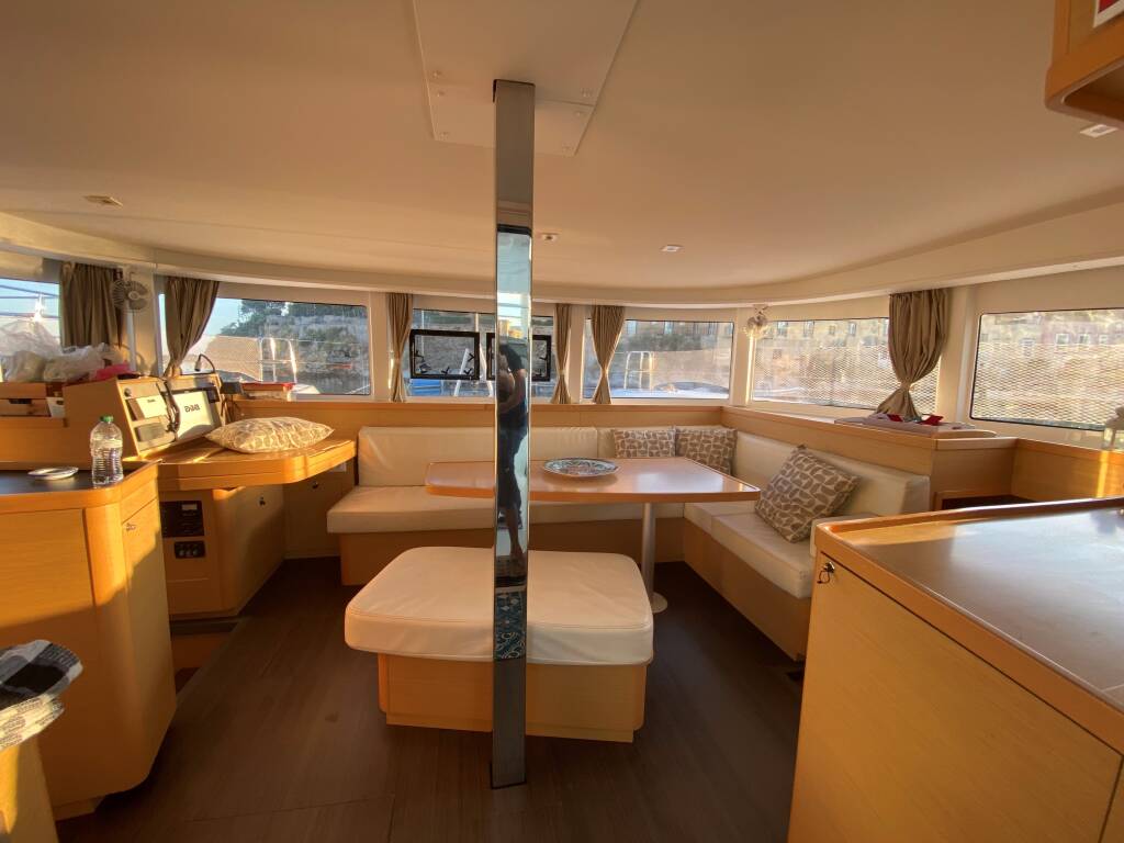 Lagoon 42 
