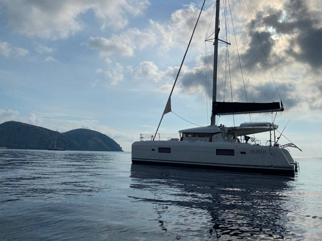 Lagoon 42 