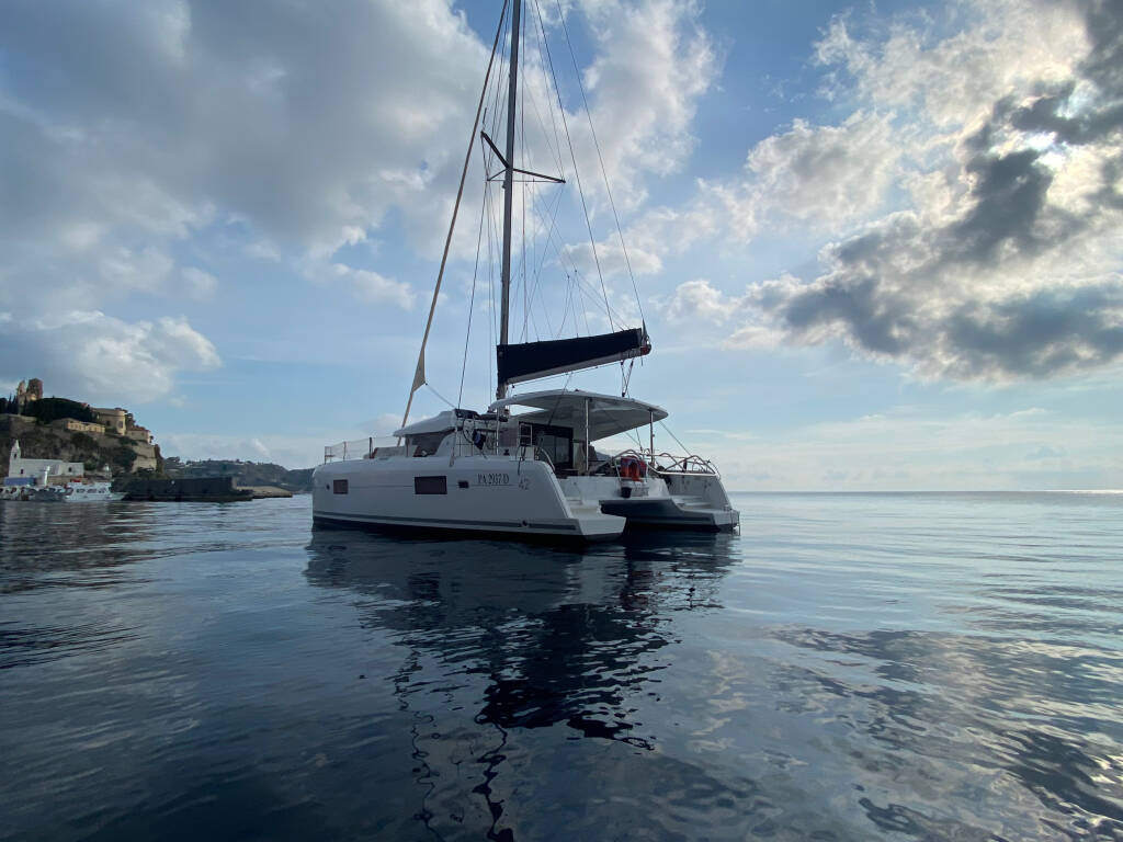 Lagoon 42 
