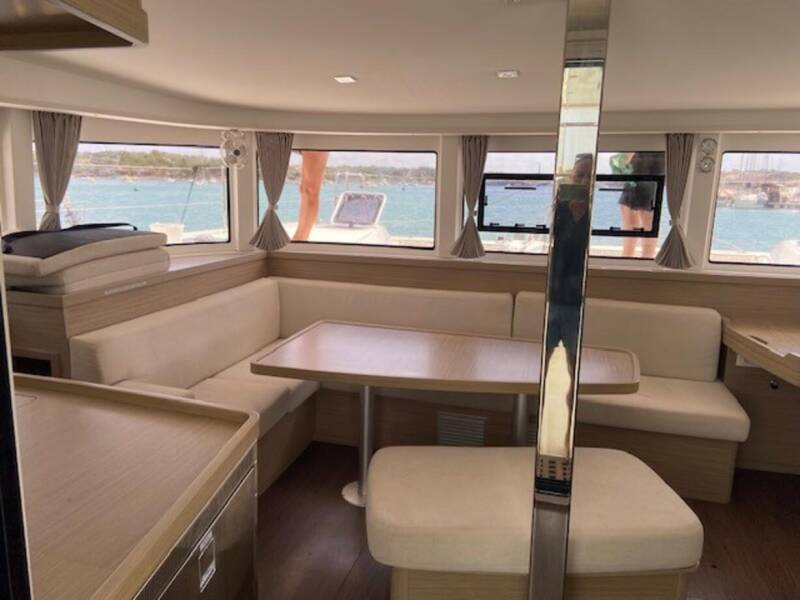 Lagoon 42 Laurencia