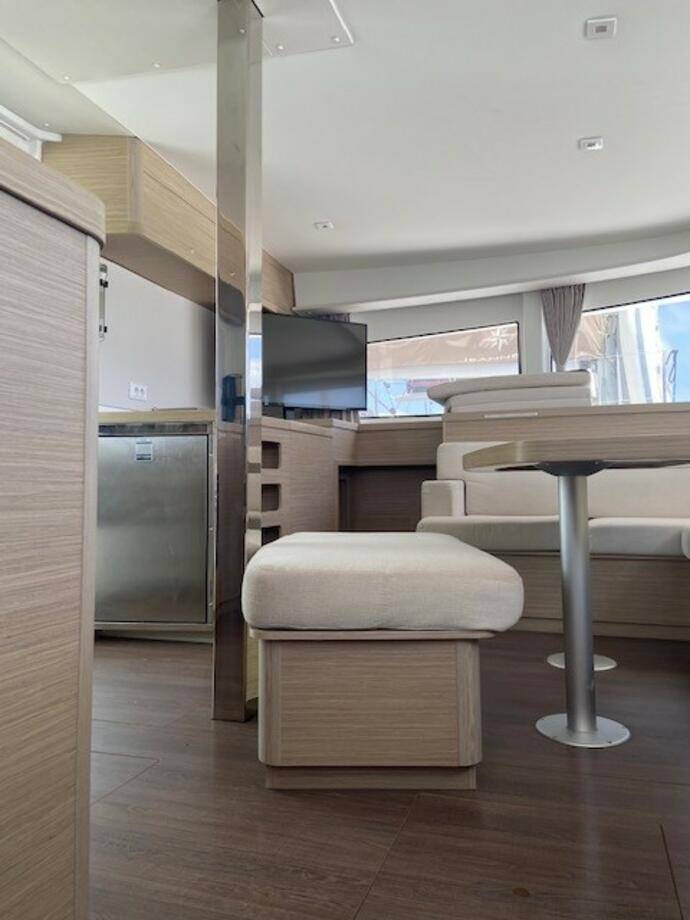 Lagoon 42 Laurencia