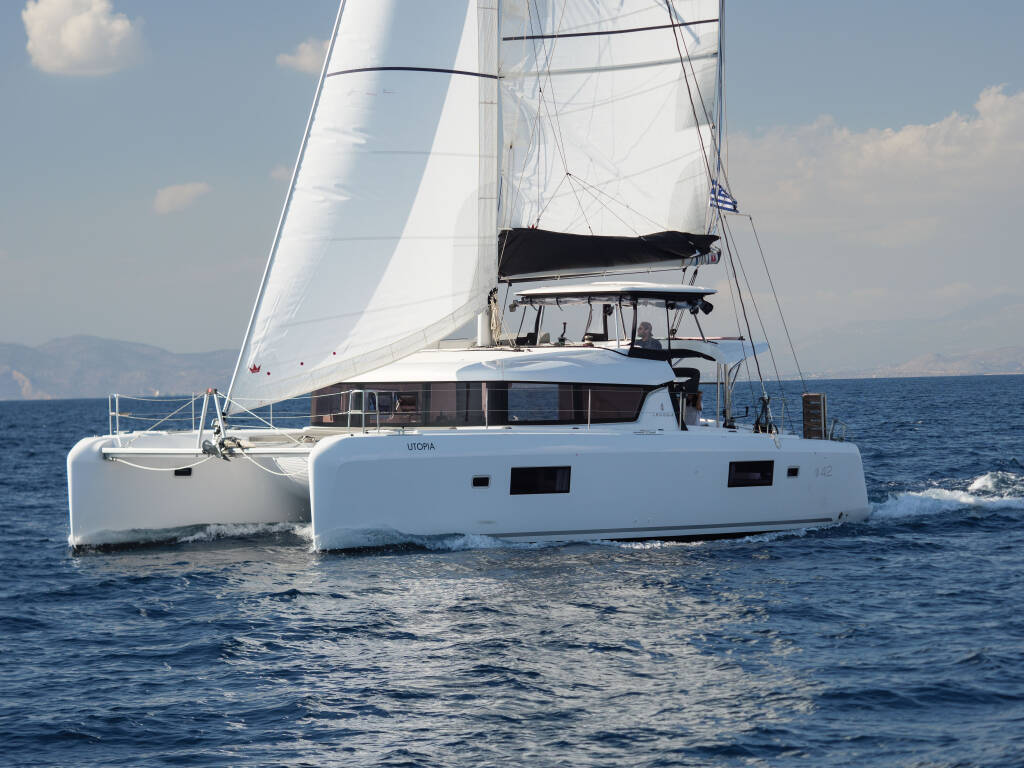 Lagoon 42 Utopia | A/C, Gen, Watermaker, 12 pax