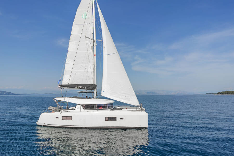 Lagoon 42 Equilibrium