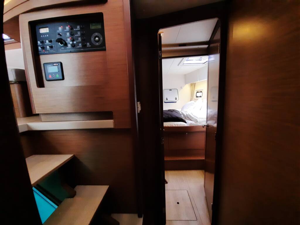 Lagoon 42 Senza SE (A/C and Generator)