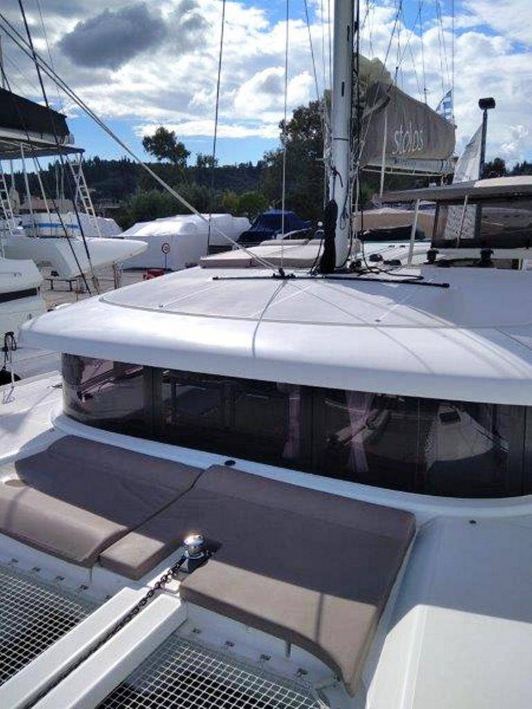Lagoon 42  STOLOS