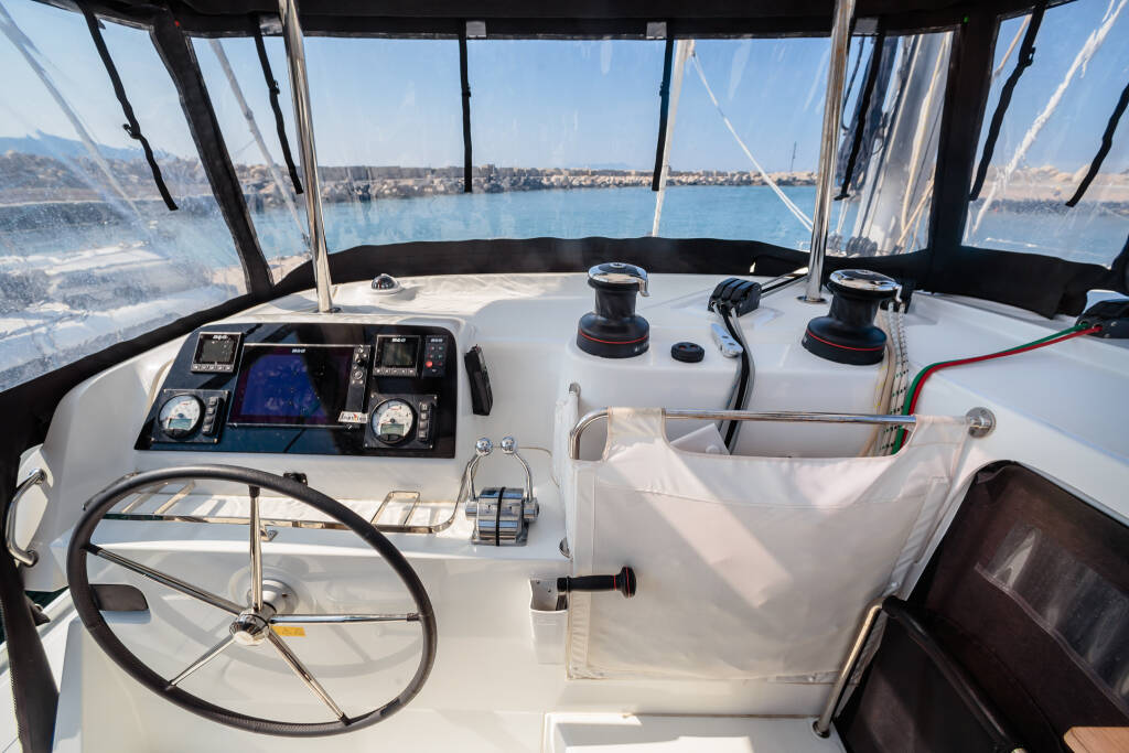 Lagoon 42 Cappero - Standard line
