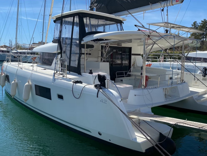 Lagoon 42 • Neptune