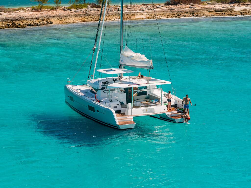 Lagoon 42 • Rhea