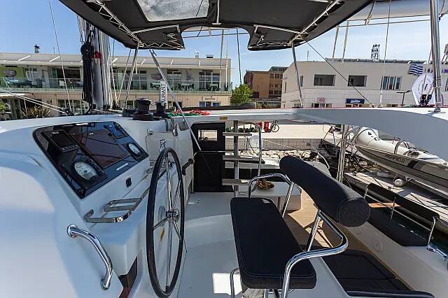 Lagoon 42 Pulp Fiction