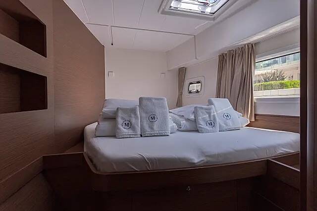 Lagoon 42 Pulp Fiction