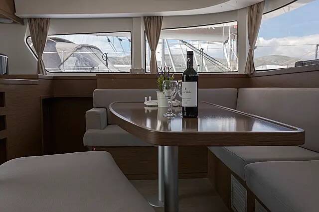 Lagoon 42 Pulp Fiction