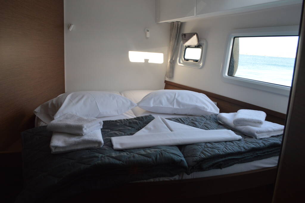 Lagoon 42 FANTASEA (generator, air condition, 1 SUP free of charge)