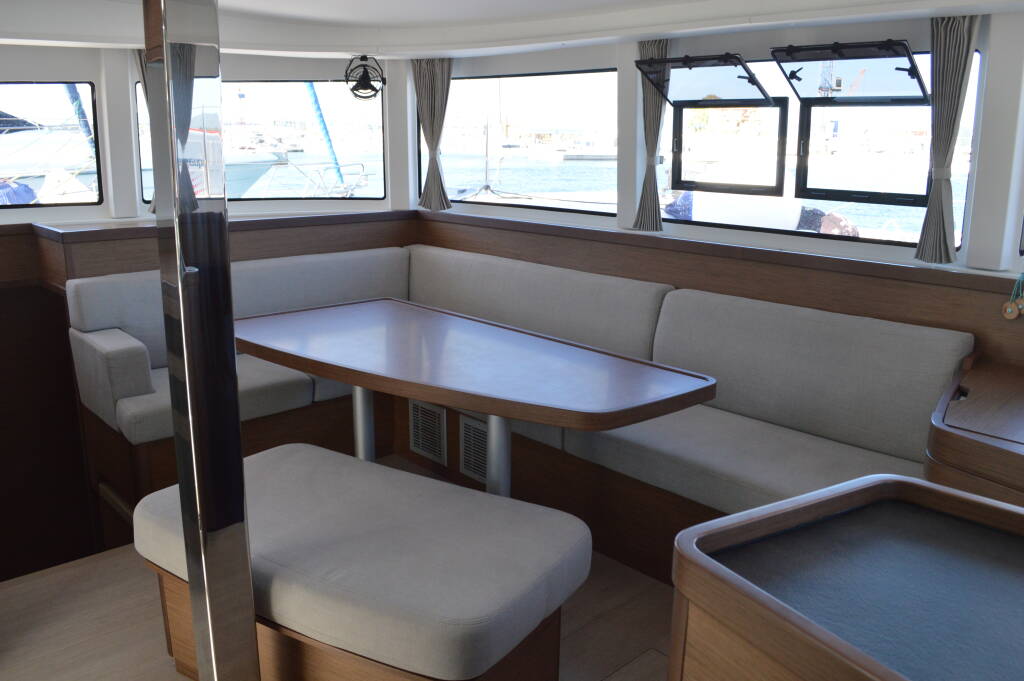 Lagoon 42 FANTASEA (generator, air condition, 1 SUP free of charge)