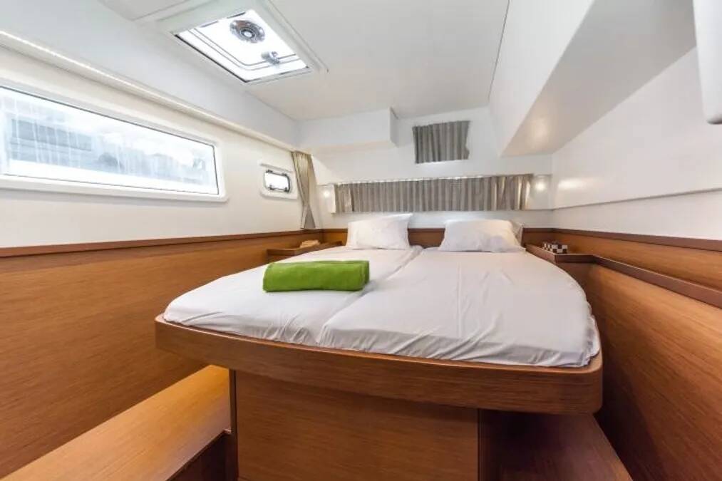 Lagoon 42 FANTASEA (generator, air condition, 1 SUP free of charge)