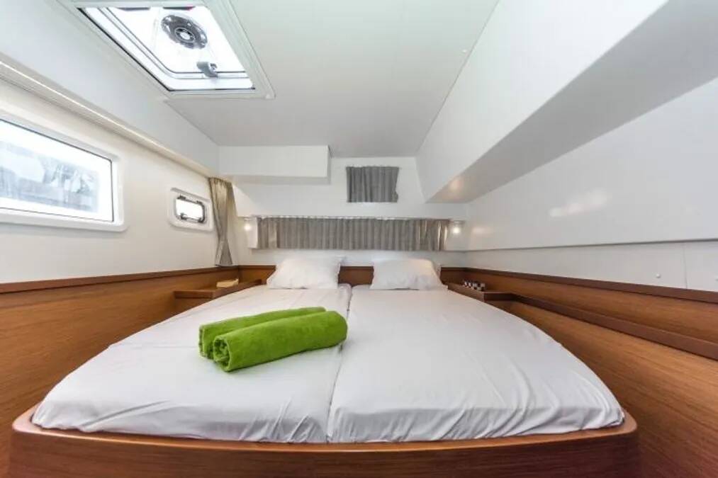 Lagoon 42 FANTASEA (generator, air condition, 1 SUP free of charge)