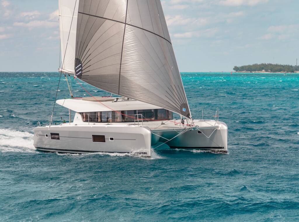 Lagoon 42 ZAHIRA - GEN/AC+WATERMAKER