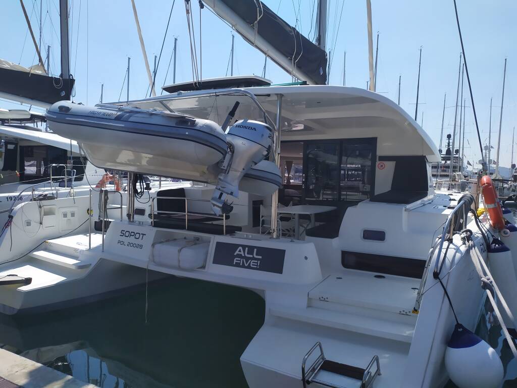 Lagoon 42 All Five