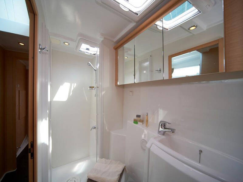 Lagoon 421 Nirvana AC Watermaker Gen + elegant pack refit 2022