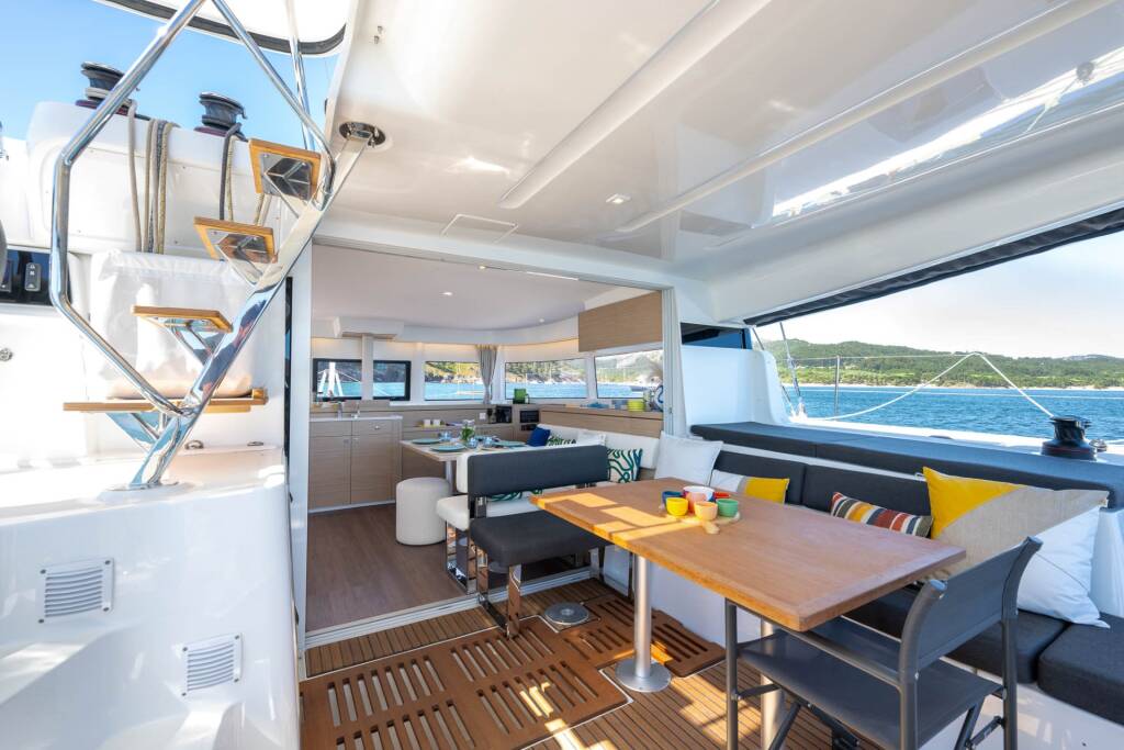 Lagoon 43 Active.Cruises