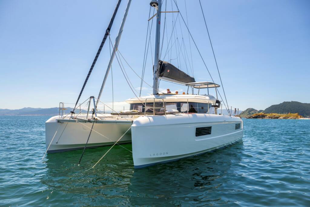 Lagoon 43 Active.Cruises