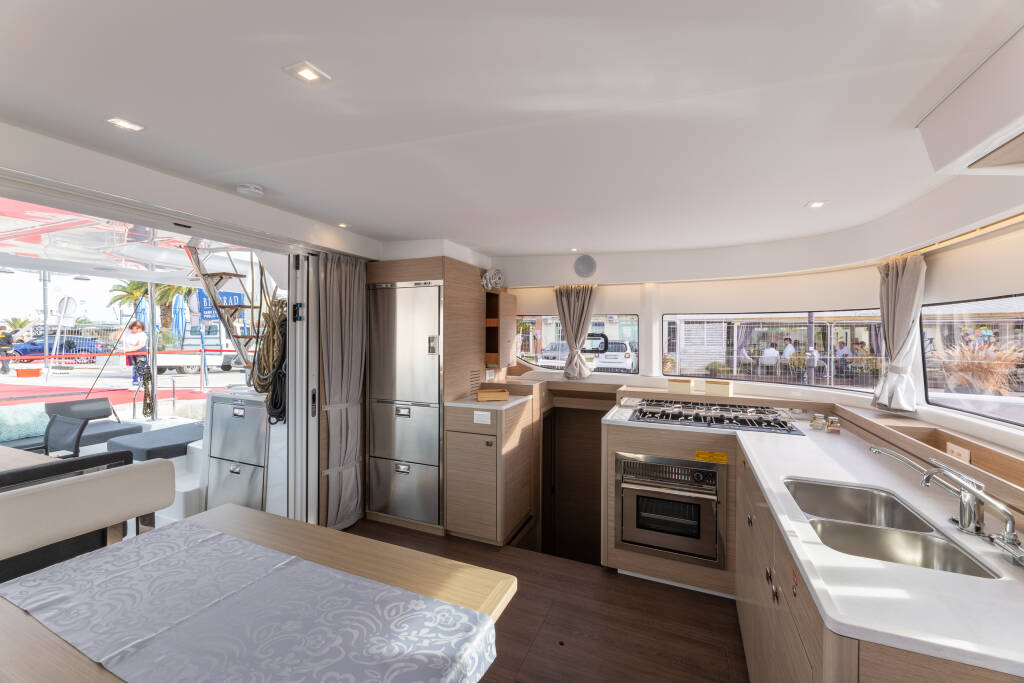 Lagoon 43 ARIA