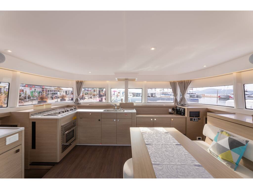 Lagoon 43 ARIA