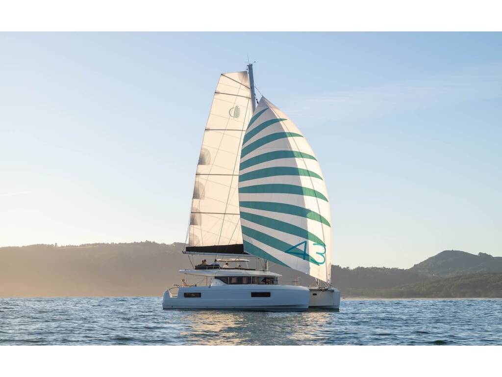 Lagoon 43 NEW LAGOON 43