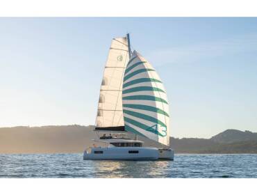 Lagoon 43 • HASHTAG (Αir condition, generator, water maker, 2 SUP free of charge)