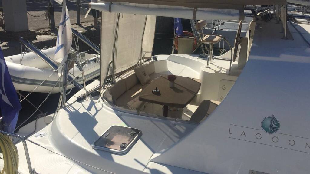 Lagoon 440 Dory