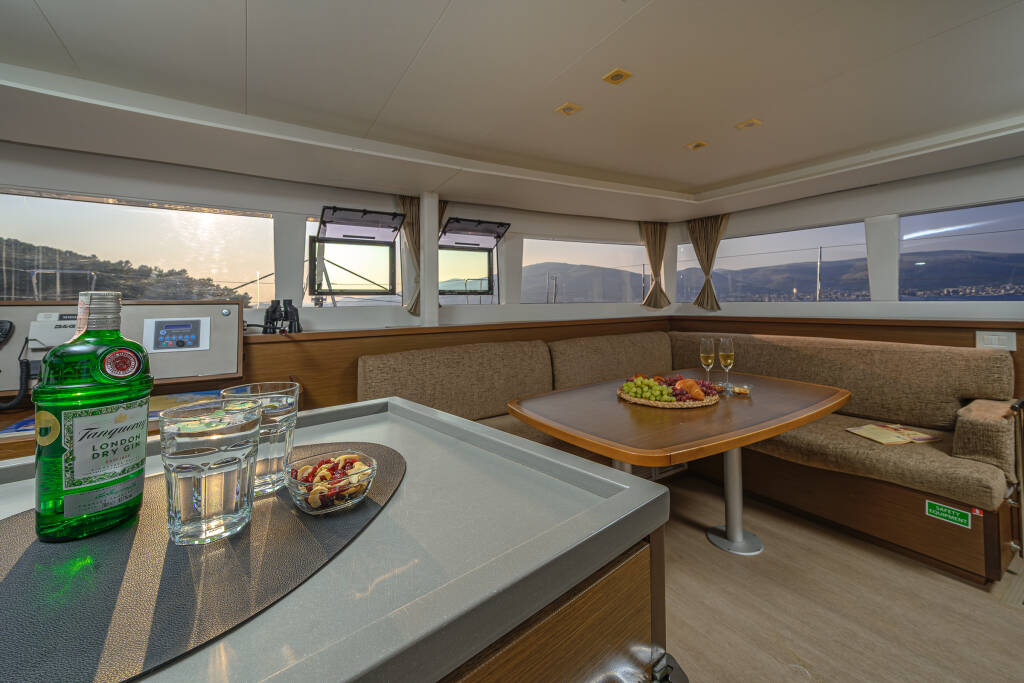 Lagoon 450 F Luxury BRIGHT MOON 