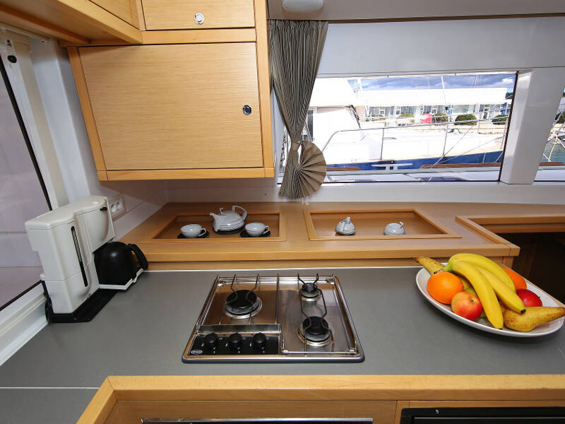 Lagoon 450 F LADIES&GENTLEMEN