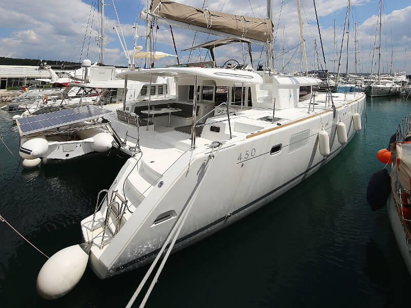 Lagoon 450 F LADIES&GENTLEMEN