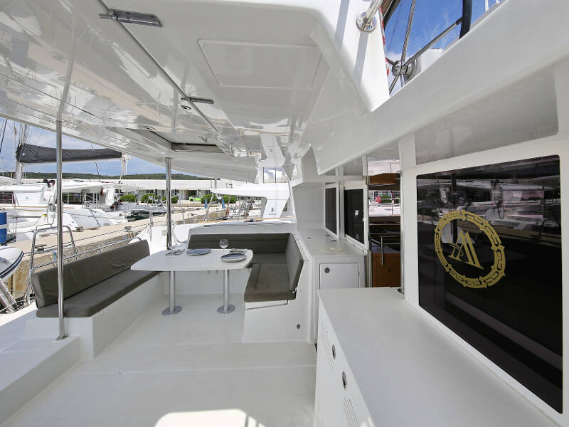Lagoon 450 F LADIES&GENTLEMEN