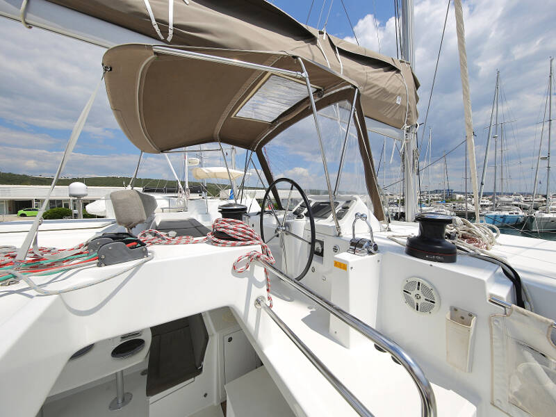 Lagoon 450 F LADIES&GENTLEMEN