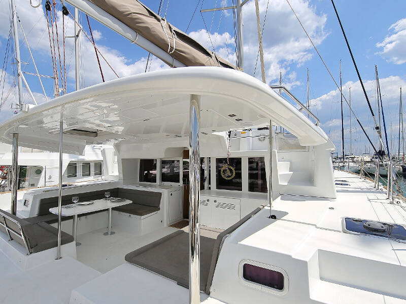 Lagoon 450 F LADIES&GENTLEMEN