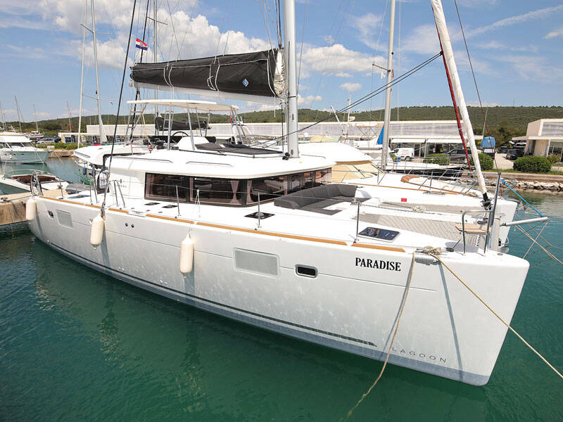 Lagoon 450 F • PARADISE